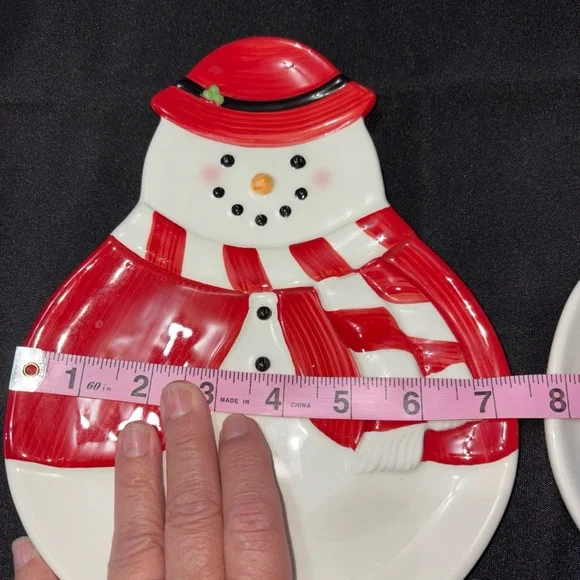 4-Williams Sonoma Snowman Plates Set - Red and Black - Picture 10 of 11